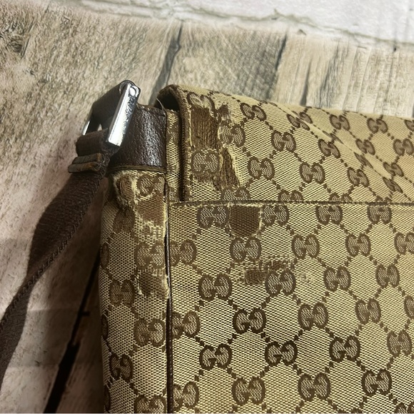 Gucci Bags Gucci Messenger Crossbody Bag Poshmark